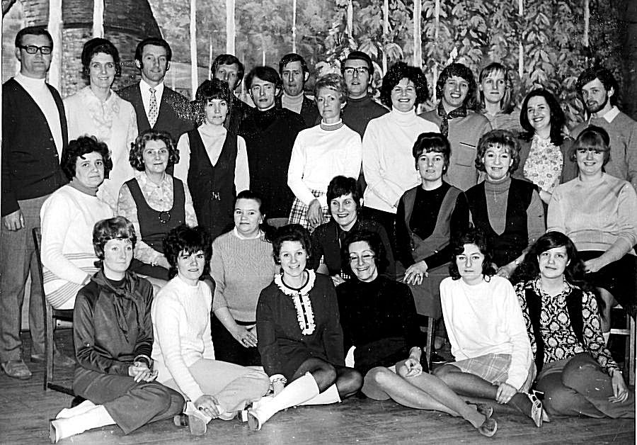 1971__Apr_Matchgirls_cast.jpg